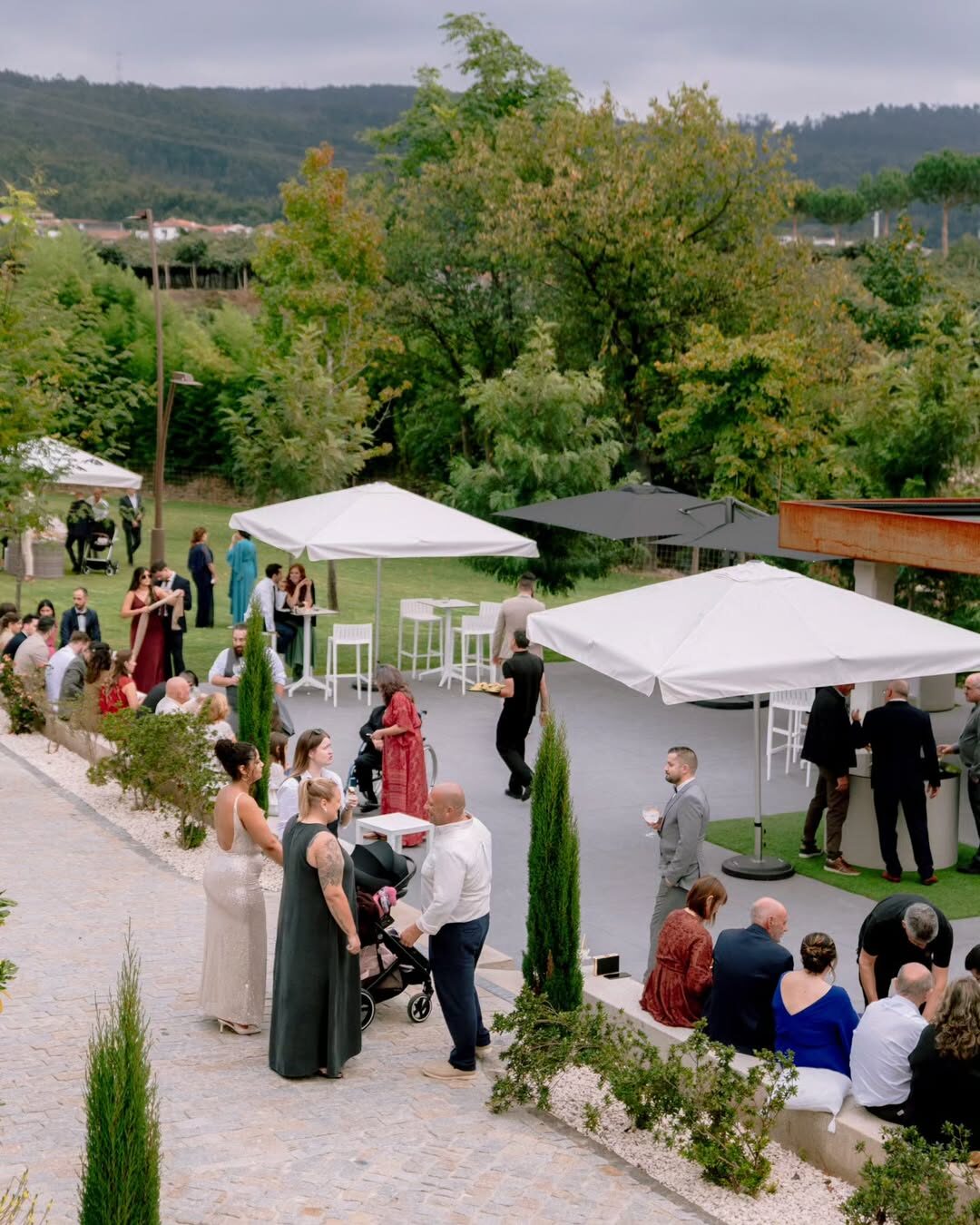 Receção de evento nos jardins da Quinta Paço Eventos